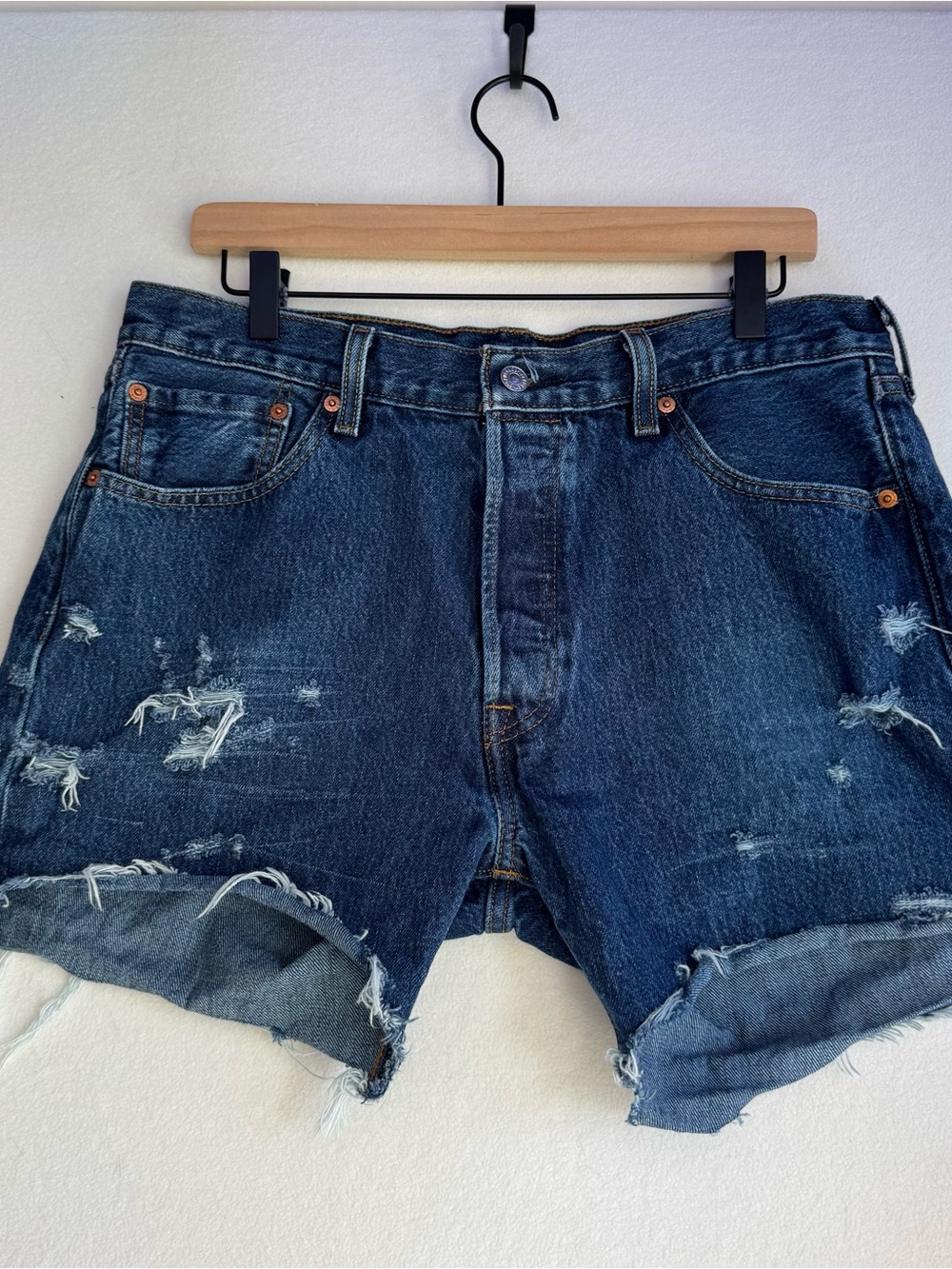 Levi’s 501 Distressed Cutoff Denim Shorts W34